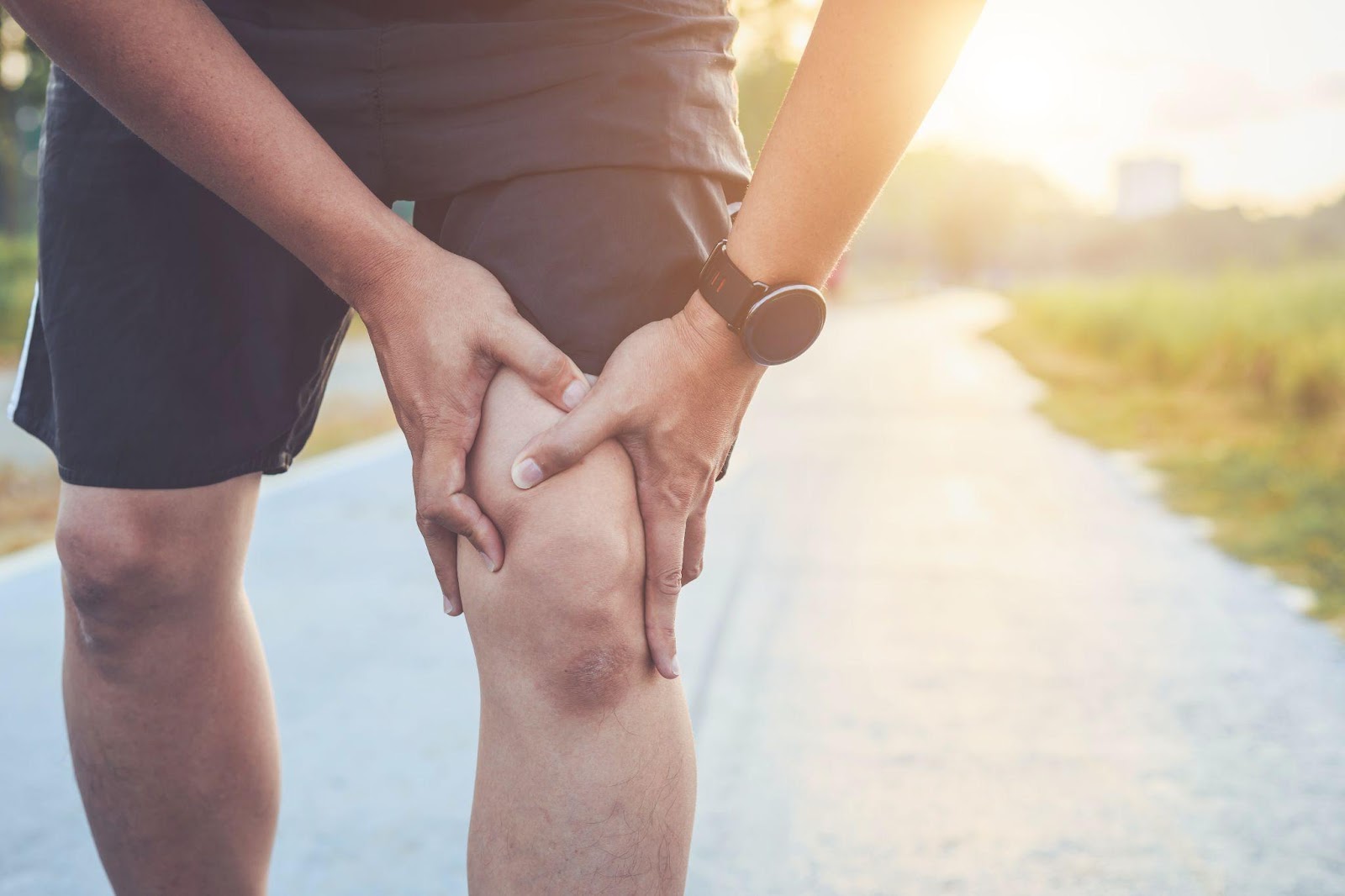 Man with knee pain Man with knee pain